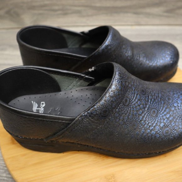 Dansko Black Textured Leather Clogs - Picture 13 of 16